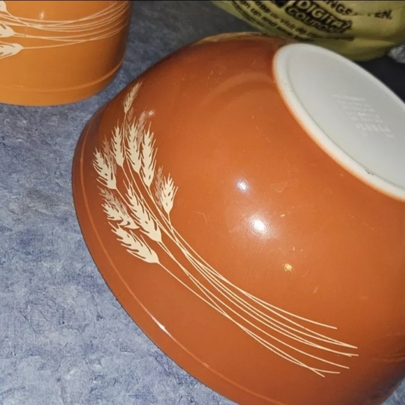Vintage Pyrex Autumn Harvest Wheat Mixing Bowl Nesting Set of 4- 401 402 403 404 - Picture 7 of 12